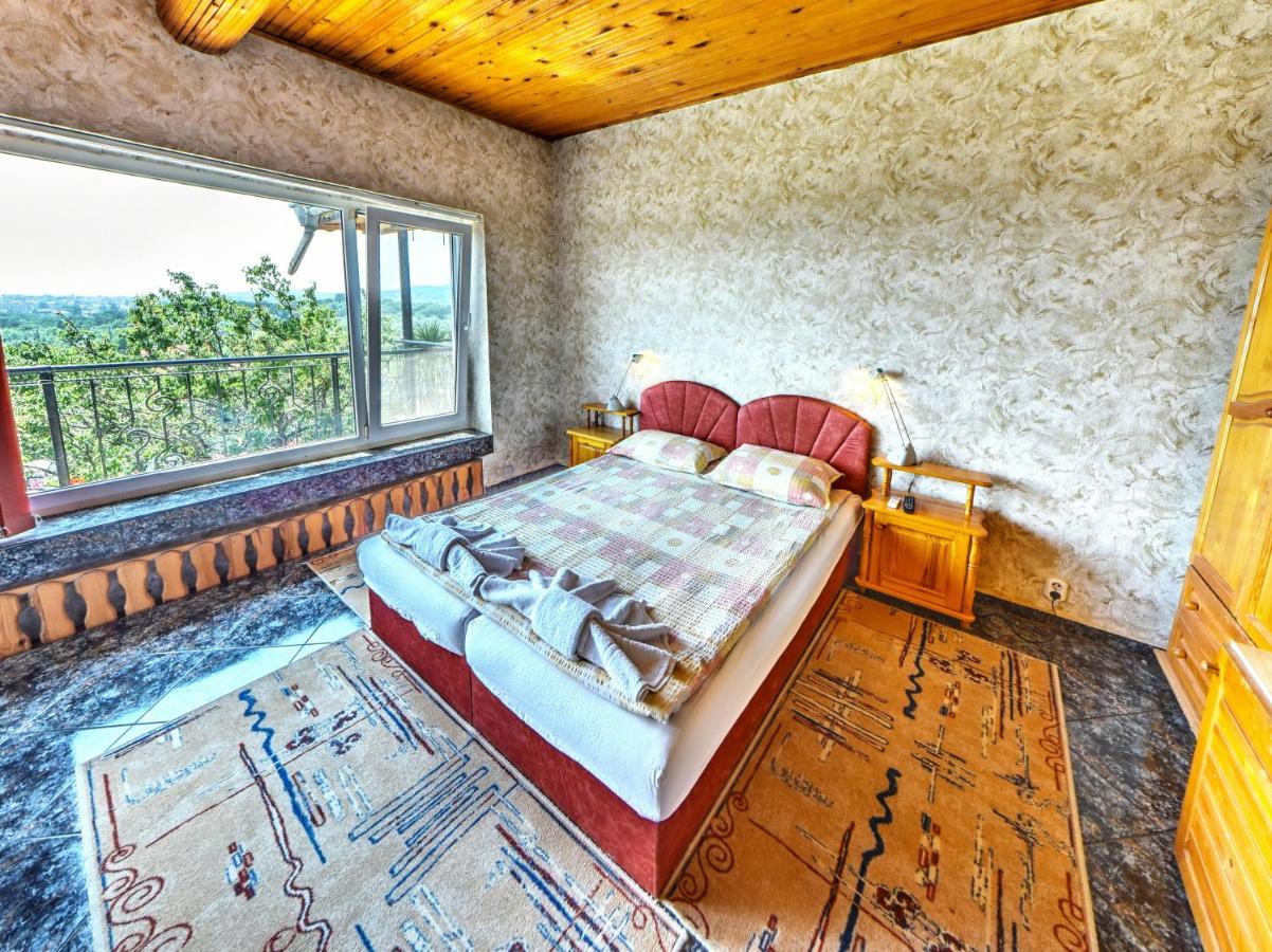 Villa Summer House 산콘스탄틴앤헬레나 외부 사진