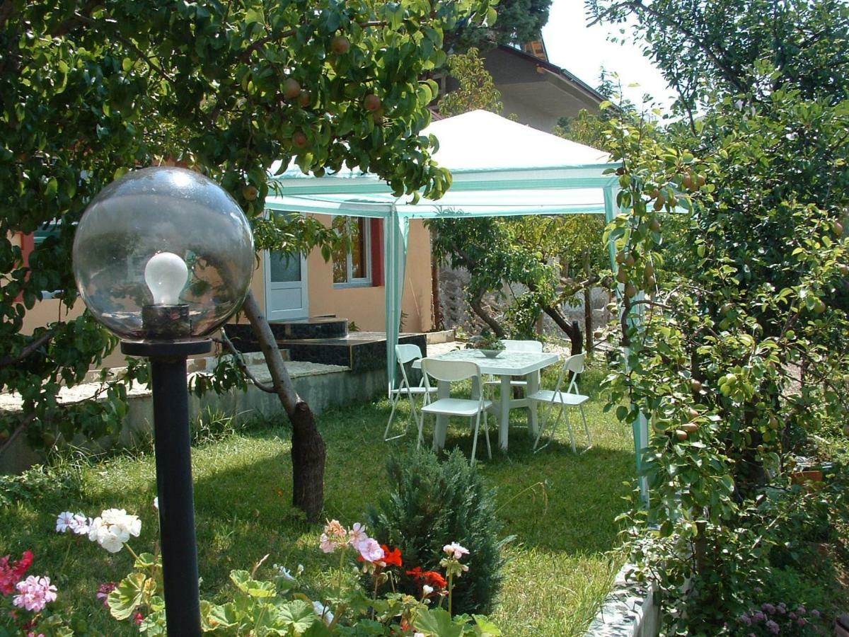 Villa Summer House 산콘스탄틴앤헬레나 외부 사진