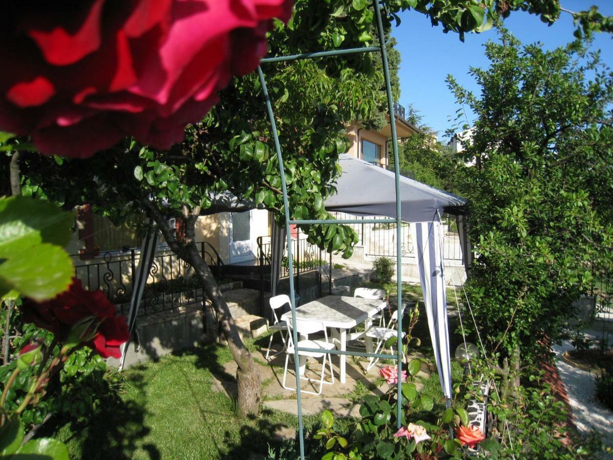 Villa Summer House 산콘스탄틴앤헬레나 외부 사진