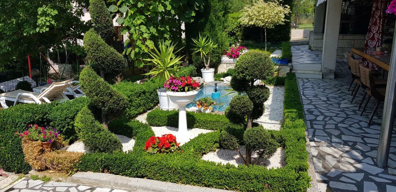 Villa Summer House 산콘스탄틴앤헬레나 외부 사진
